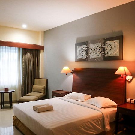 Hotel Mariat Sorong Exterior foto