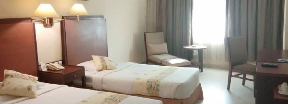Hotel Mariat Sorong Exterior foto