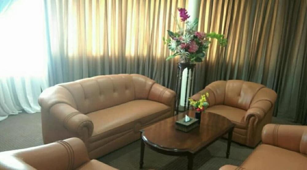 Hotel Mariat Sorong Exterior foto