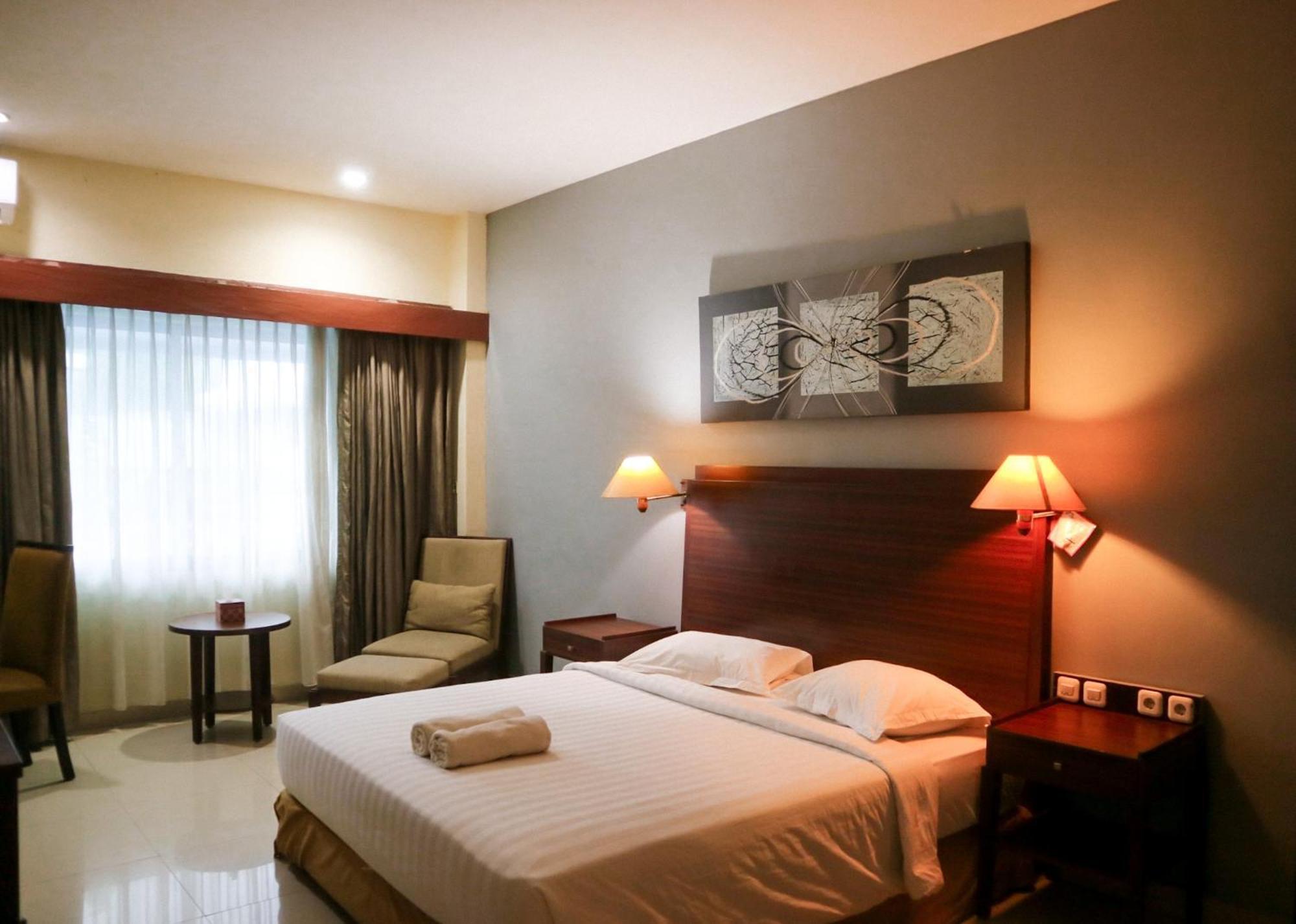 Hotel Mariat Sorong Exterior foto