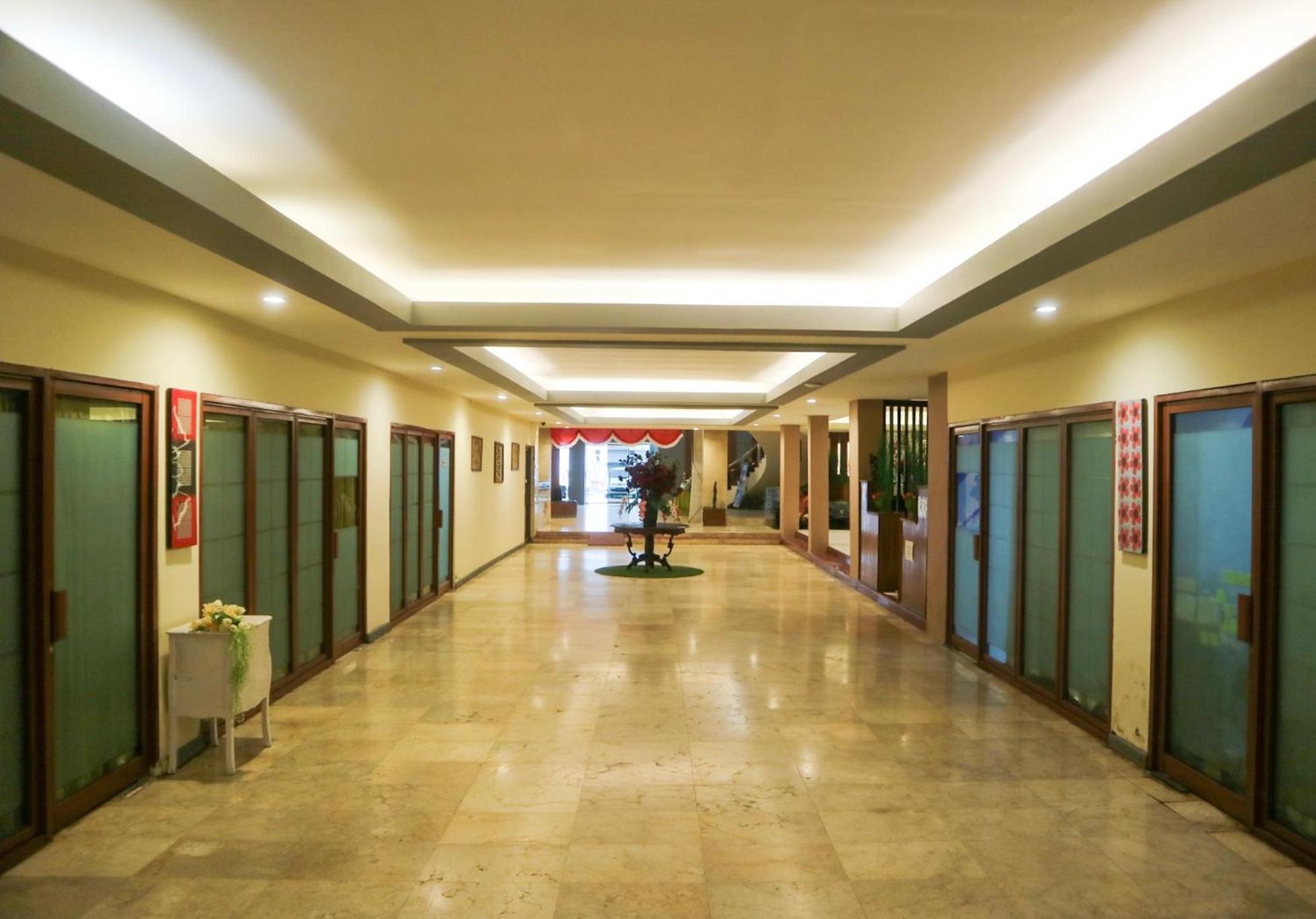 Hotel Mariat Sorong Exterior foto