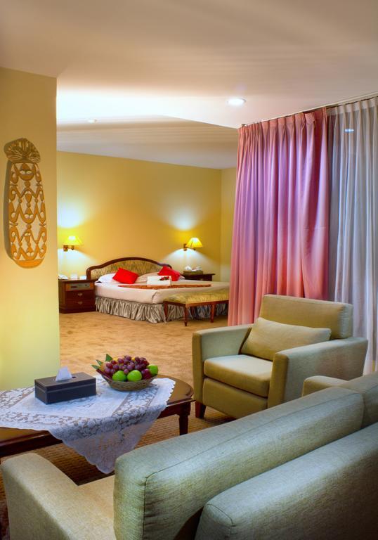 Hotel Mariat Sorong Zimmer foto
